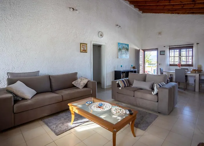 Vakantiehuis Seaside Retreat For Families And Pets Messíni