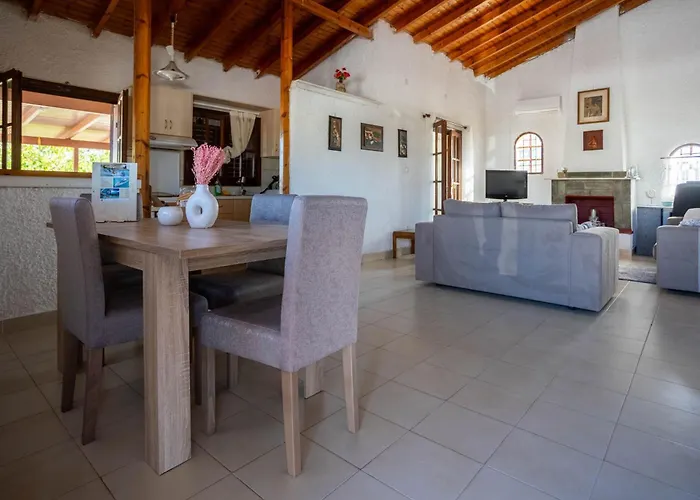 Vakantiehuis Seaside Retreat For Families And Pets Messíni